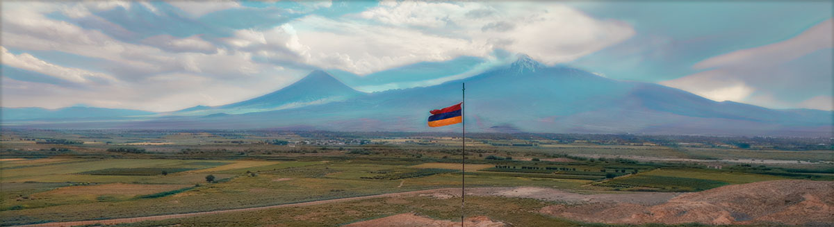 Флаг Армении на фоне Арарата